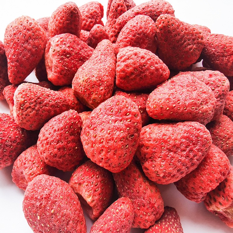 Best Freeze-Dried Organic Strawberries from China Factory Whole Sweet Taste FD Drying Process Bulk Packed Baking Strawberries