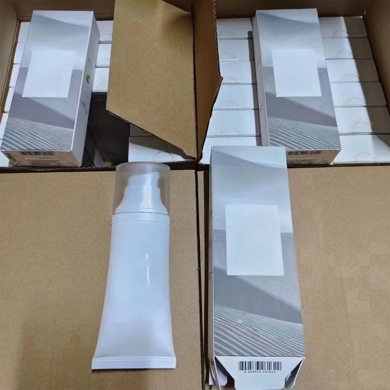 Moisturizing Sunscreen Manufacturer - 50ml SKIN1004 Madagascar Lightweight