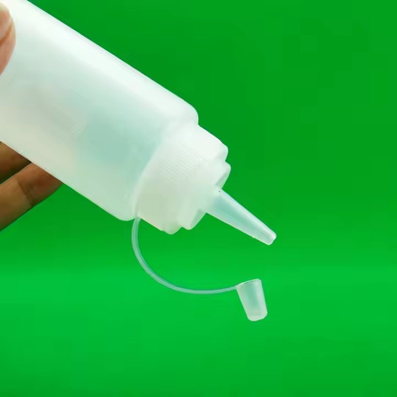 Wholesale Plastic Food Grade Squeeze Bottle Long Thin Tip Salad Sauce Jam Bottle with Bar Accessories