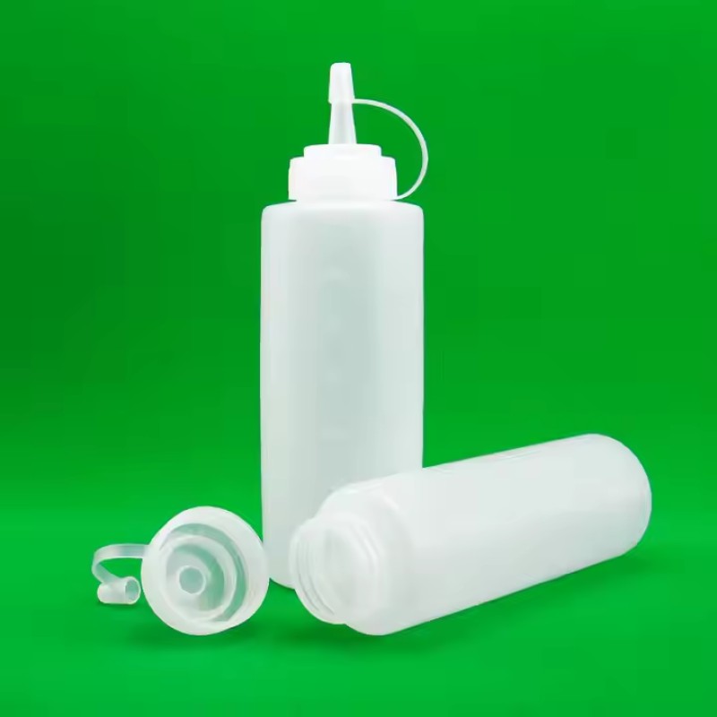 Wholesale Plastic Food Grade Squeeze Bottle Long Thin Tip Salad Sauce Jam Bottle with Bar Accessories