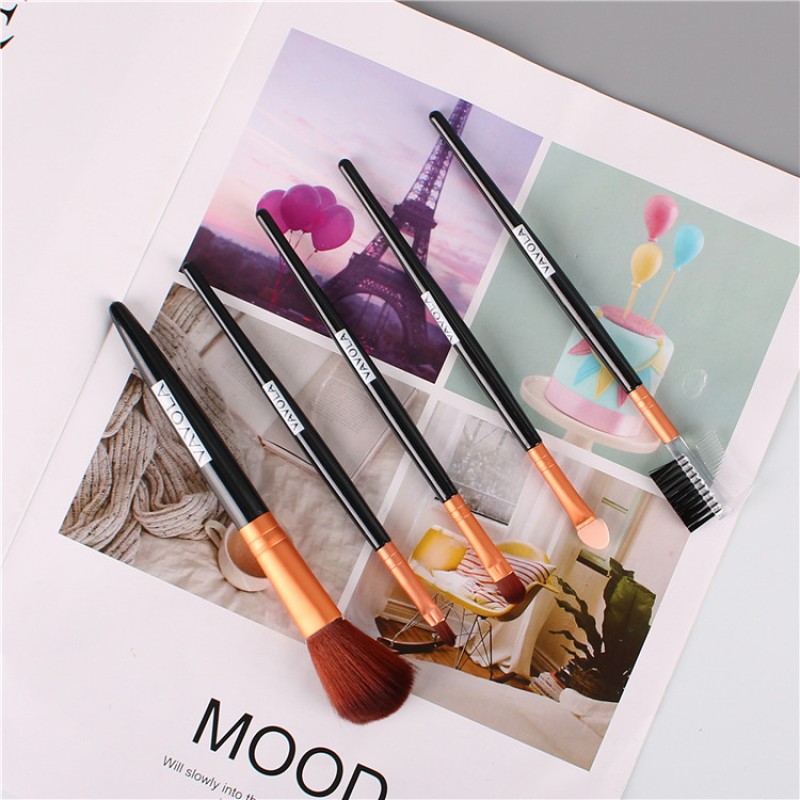 Lip Brush Manufacturer - Wholesale Professional Custom Private Label Makeup