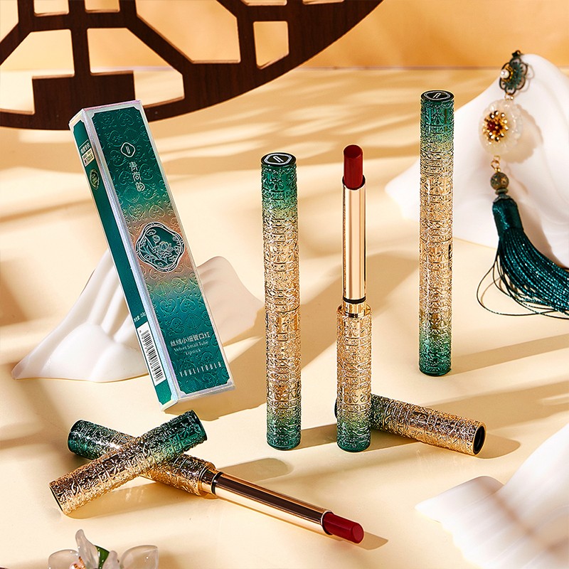 Lipstick Manufacturer - Natural Lotus Velvet Mist Face Moisturizing Thin Tube