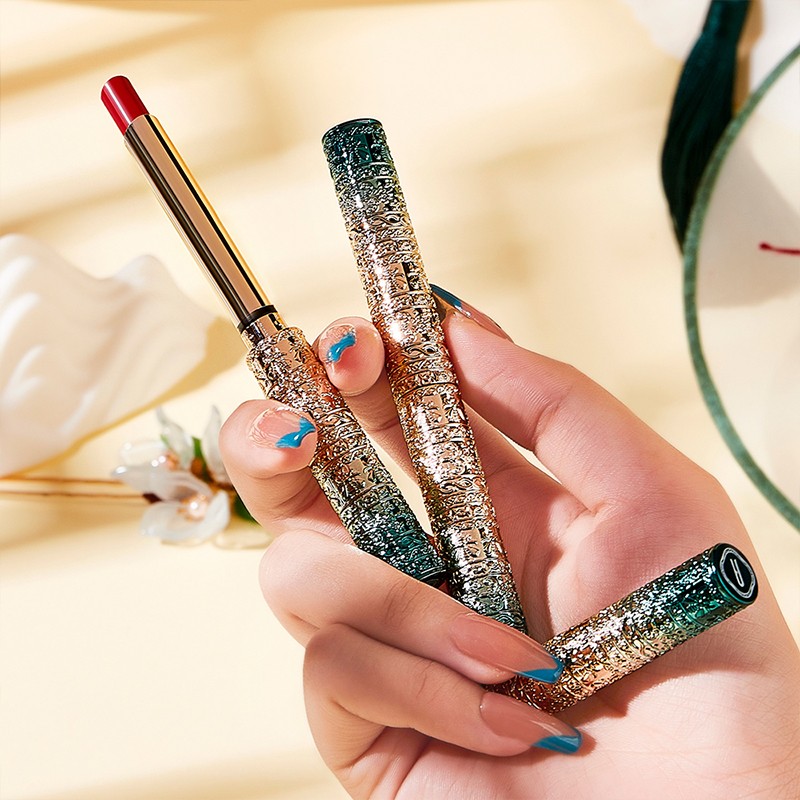 Lipstick Manufacturer - Natural Lotus Velvet Mist Face Moisturizing Thin Tube