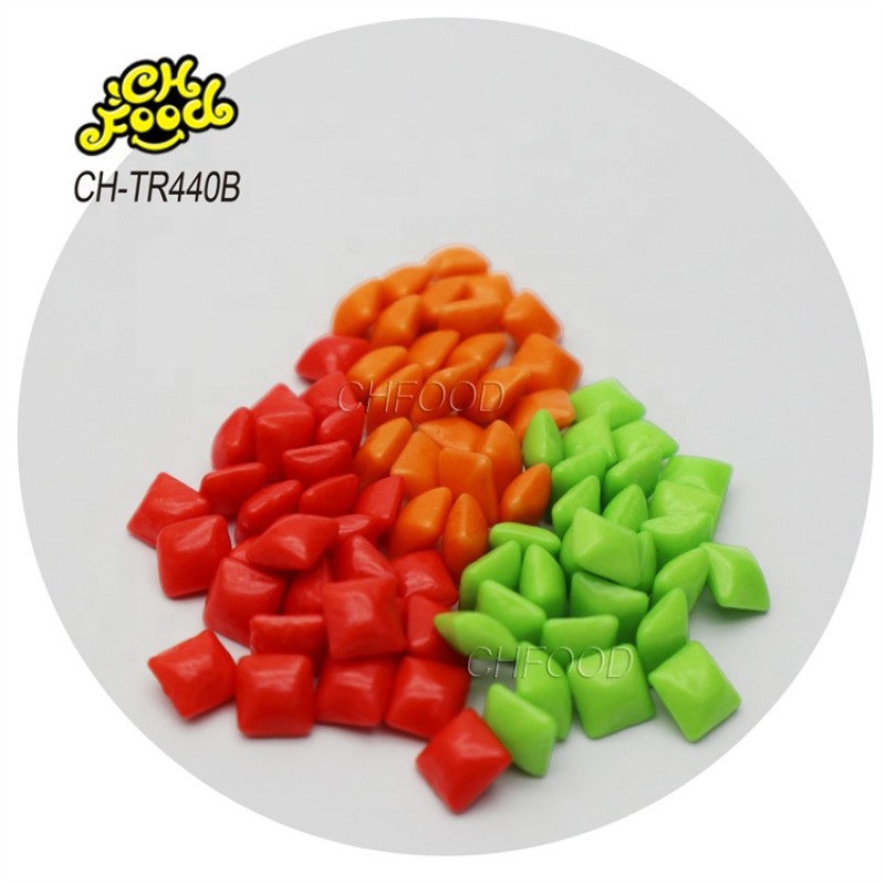 Wholesale Fruit Candy Packing in Small Bottle Square Mini Chewing Gum Candy Toy for Kids