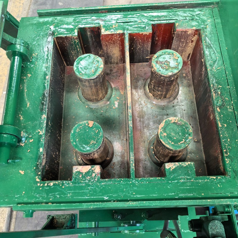 Hydraulic Brick Machine Manufacturer - Clay Stabilized Soil Interlocking