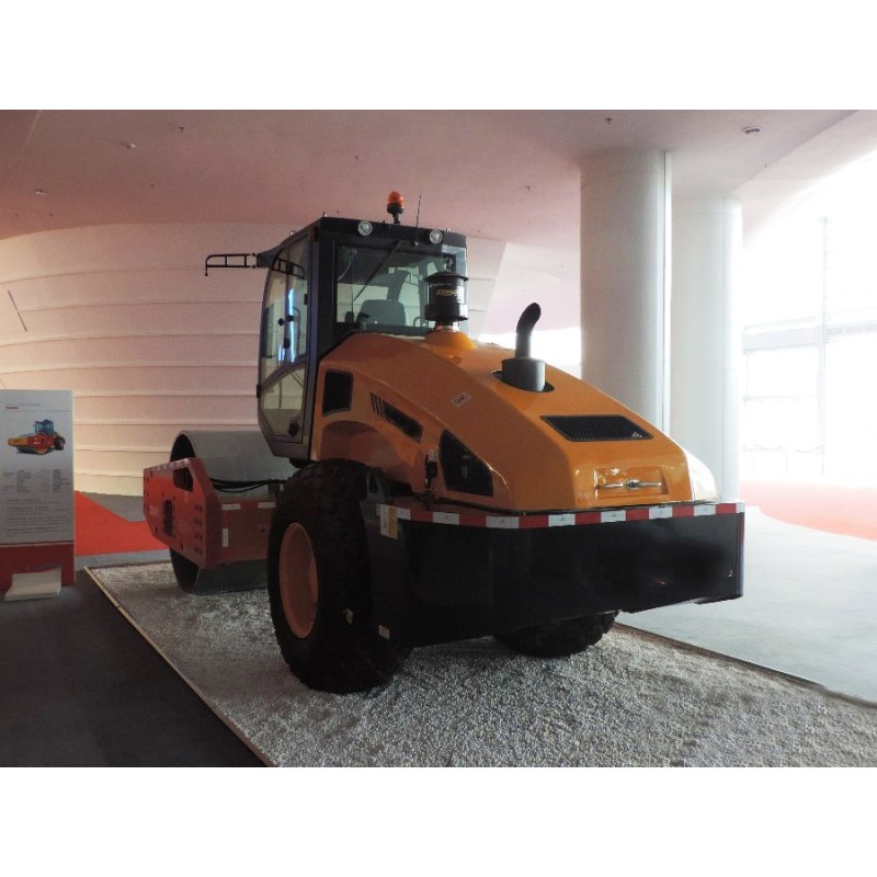 Soil Compactor Factory - SSR260AC-8H 26Ton Vibration Roller Pad