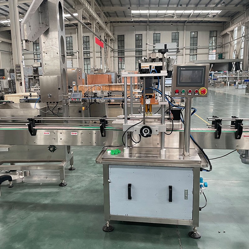 Liquid Filling Machine Manufacturer - 4 Heads 0-1000ML Automatic Bottle Water