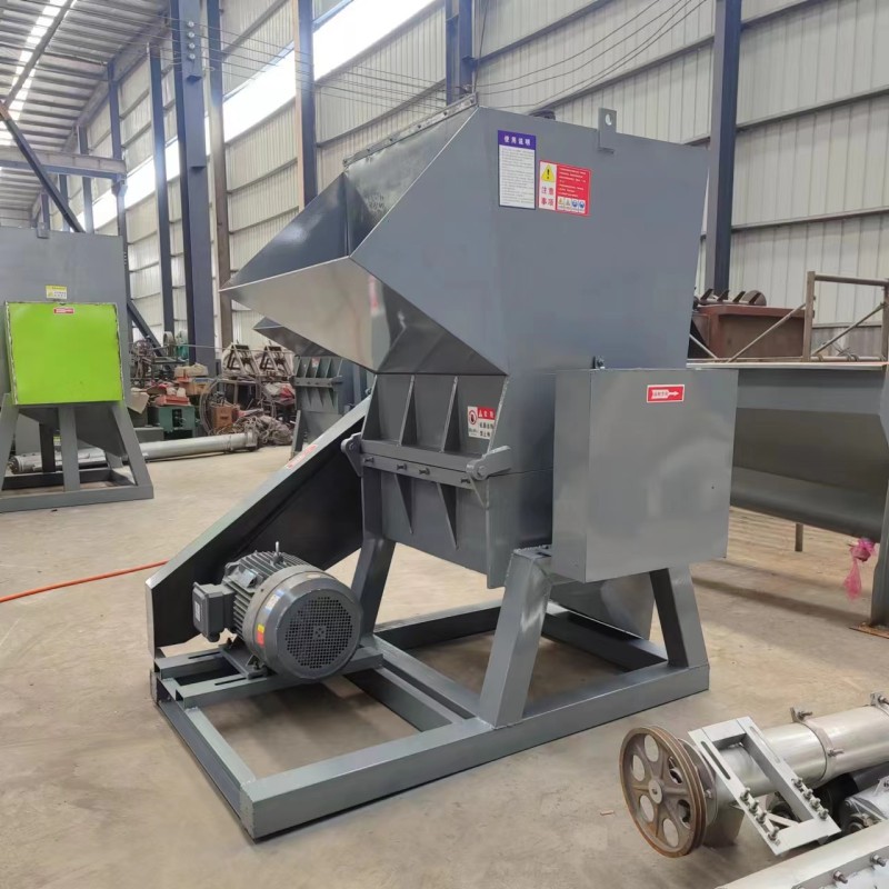 Plastic Recycling Machine Supplier - RUILI Waste Bottles PET Crushing