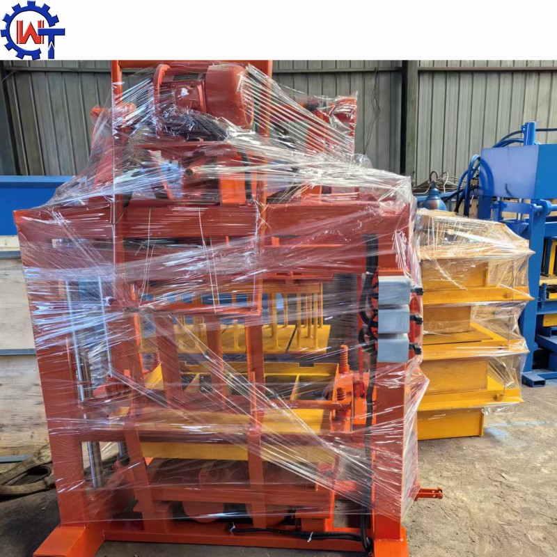 Customized Block Machine Supplier - Customized Concrete Block Semi Automatic QT4-40