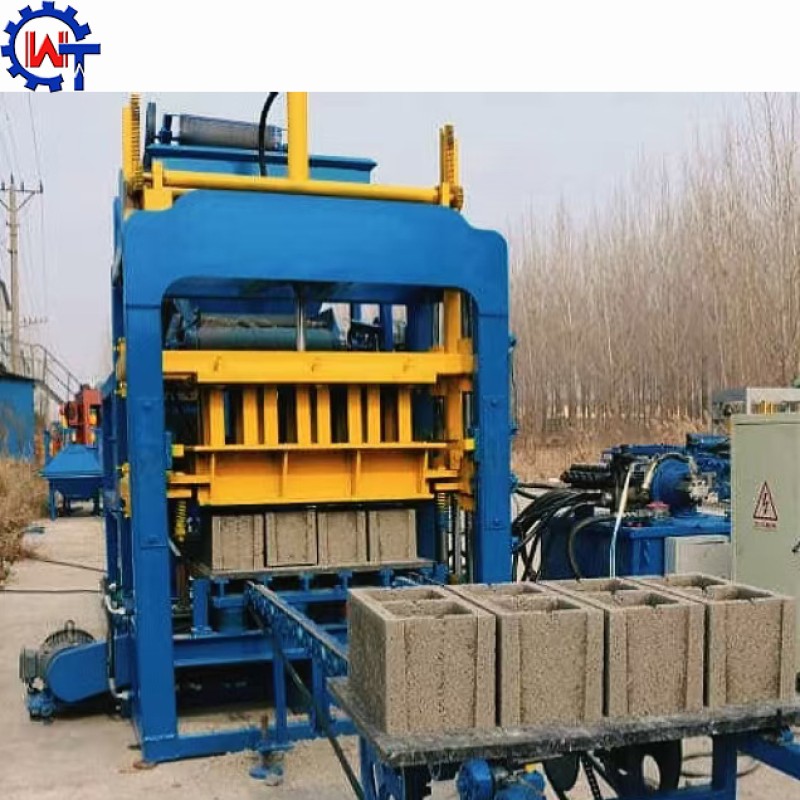 Cement Block Machine Manufacturer - Cement Block Making QT4-15 Hydraulic Pressure