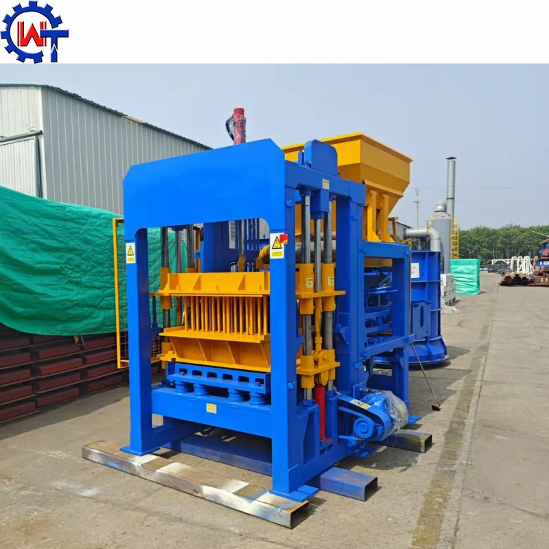 Cement Block Machine Manufacturer - Cement Block Making QT4-15 Hydraulic Pressure