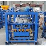 Semi-automatic block/brick machine