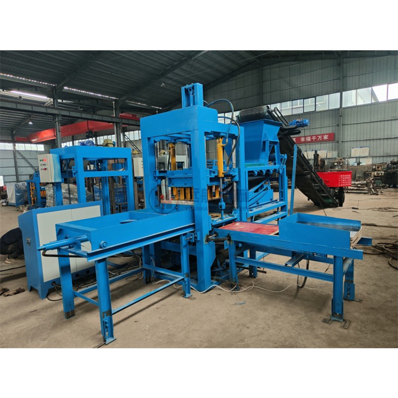 Hydraulic Block Machine Manufacturer - QT3-15 Automatic Concrete Molding