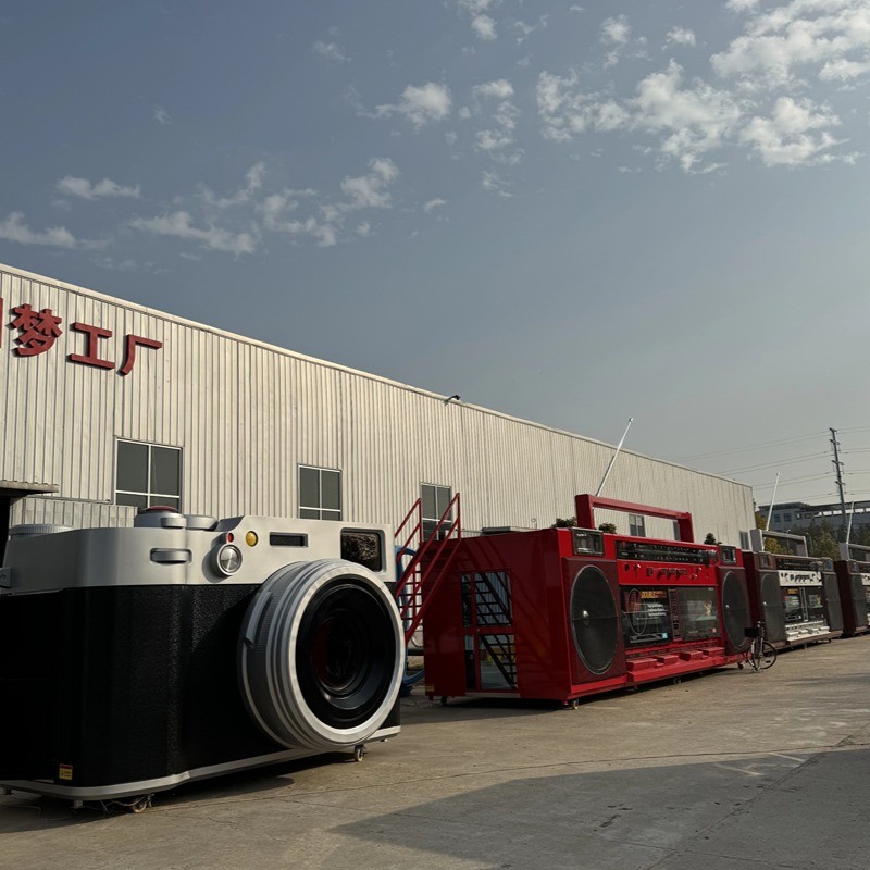 Mobile Kiosk Manufacturer - Custom Stainless Steel Irregular-Shaped Outdoor