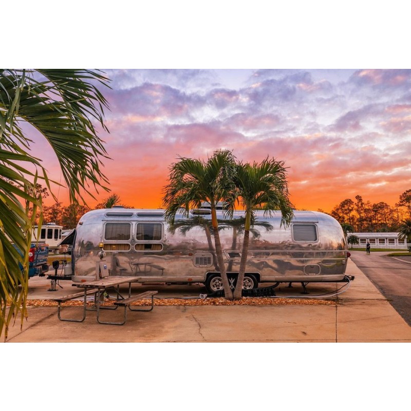 Camper Van Manufacturer - New Design Large Truck Camper