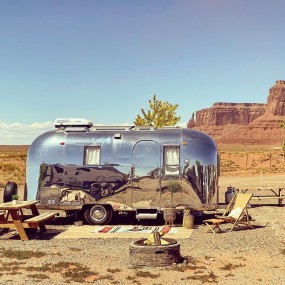 RV Manufacturer - Luxury Off Road Hybrid Wohnmobil