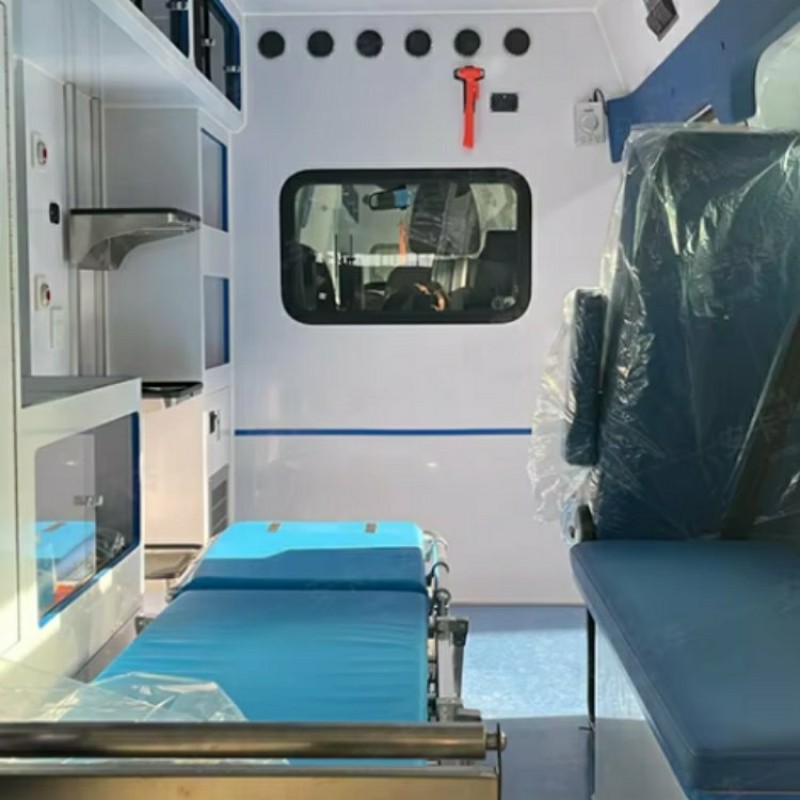 Ambulance Factory - Custom 4x2 Five Seats Monitoring Ambulance