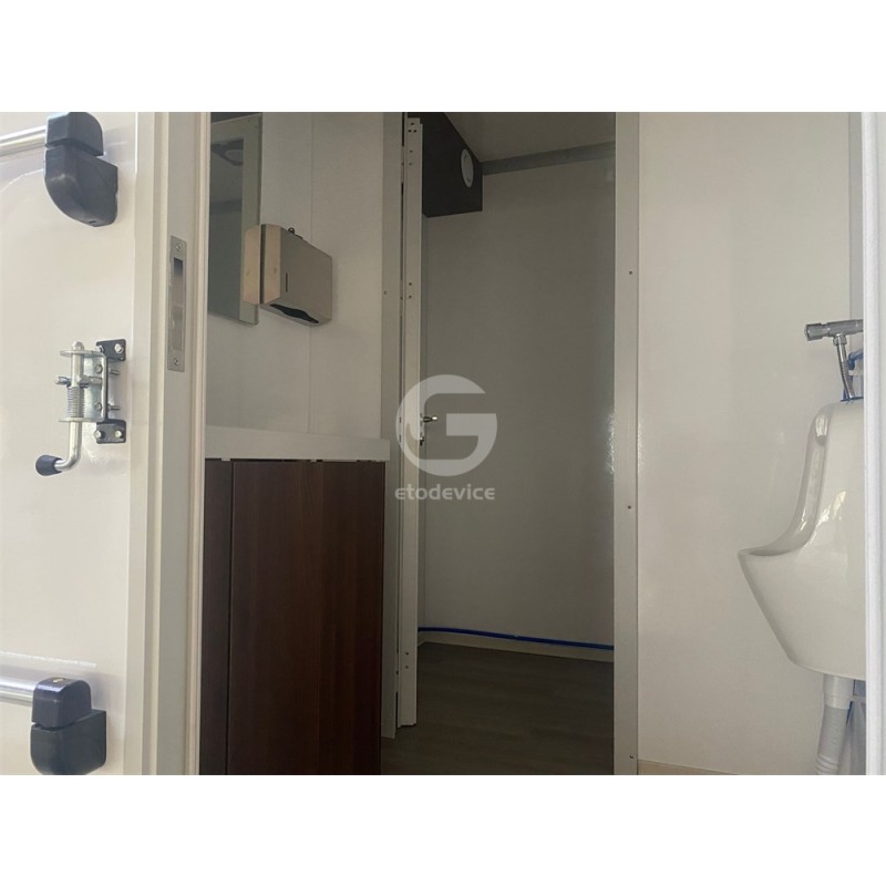 Portable Toilet Factory - Outdoor 3 Stalls VIP Mobile Bathroom Trailer