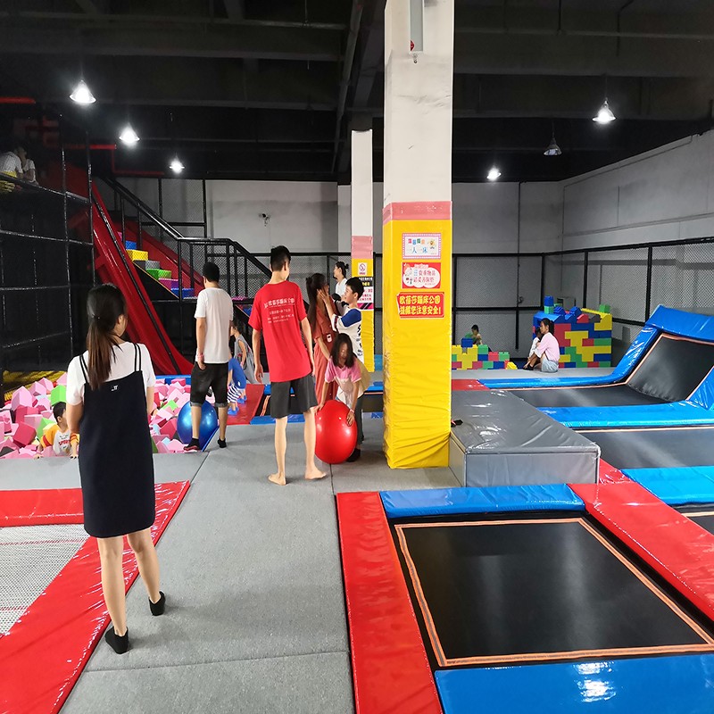 Trampoline Park Factory - Large Indoor Outdoor Amusement Park