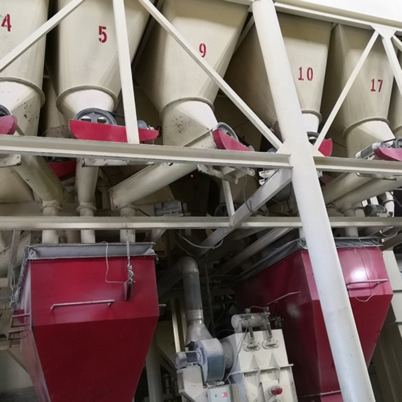 Premium Animal Feed for Pigs Cattle Horses Dogs; Nutrition Fish Growth Premix Aquatic Multimineral Feed Additive Packaged Bags