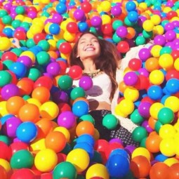 Play Toy Factory - Macaron Ocean Balls Reusable Soft Plastic