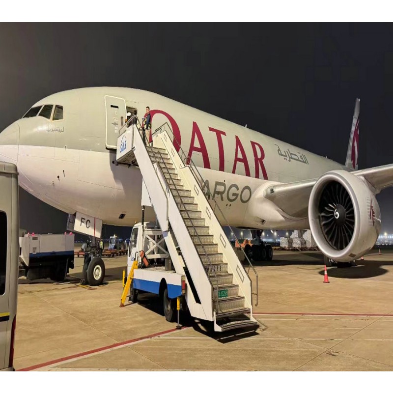 Passenger Ladder Manufacturer - Home-Made Self-Propelled Airport Boarding