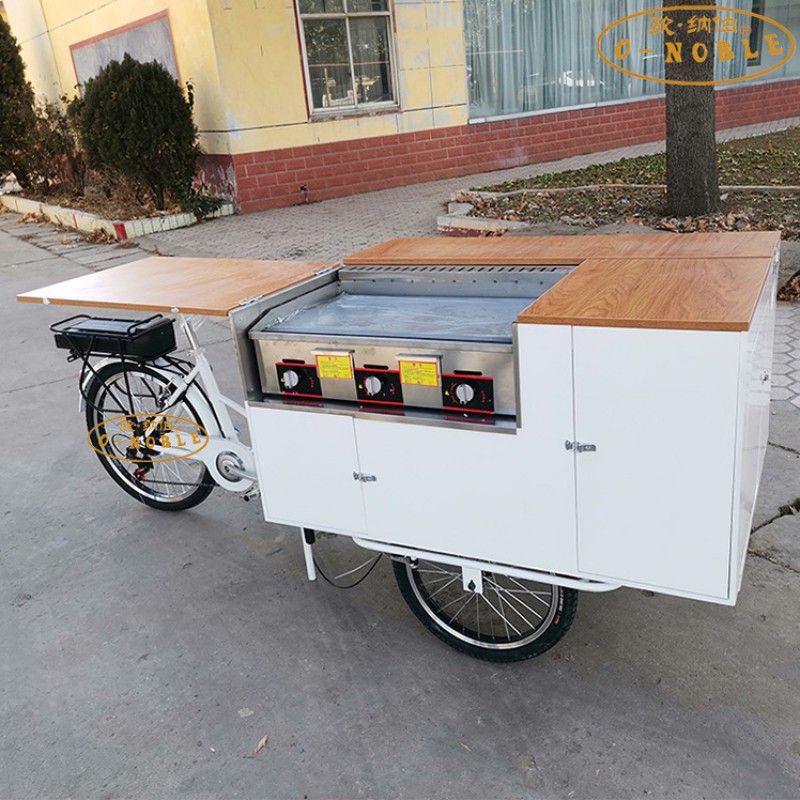 Gourmet Bicycle Manufacturer - Retro Three Wheel
