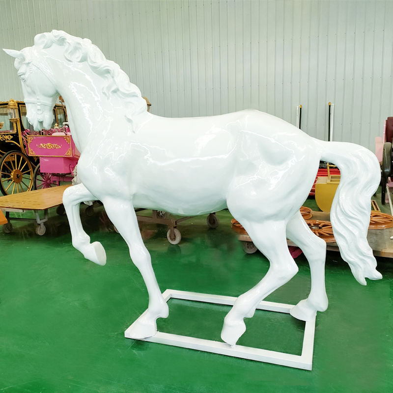 Sculpture Manufacturer - Fiberglass Horse Carriage