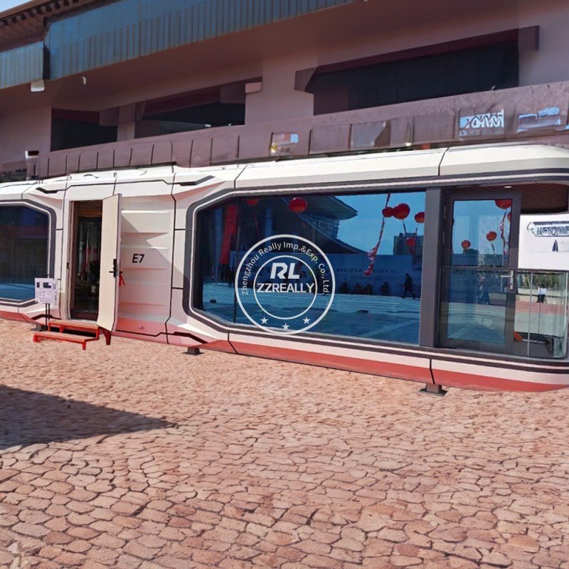 Capsule House Factory - Modern Luxury Hotel Room