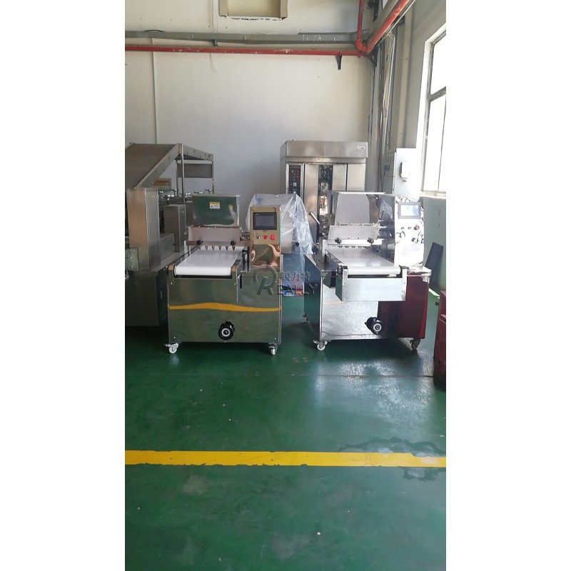 Cake Decorator Manufacturer - Round Cake Applicator