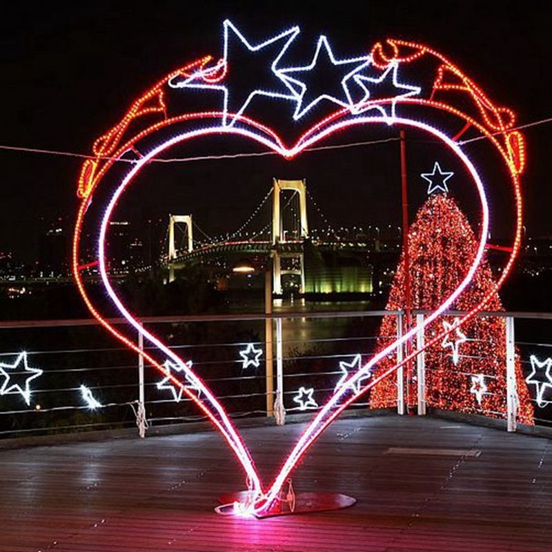 Christmas Light Manufacturer - 3D LED Heart Arch Wonderland Display