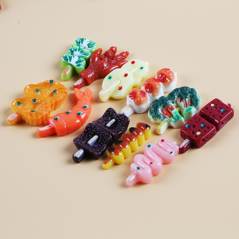 Cream Resin Accessories Manufacturer - OEM Custom 3D Christmas Decor