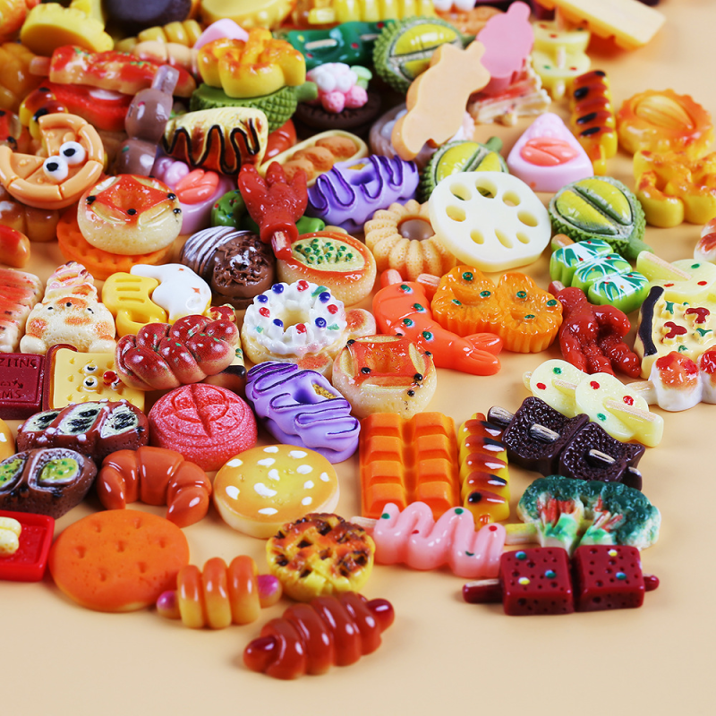 Cream Resin Accessories Manufacturer - OEM Custom 3D Christmas Decor