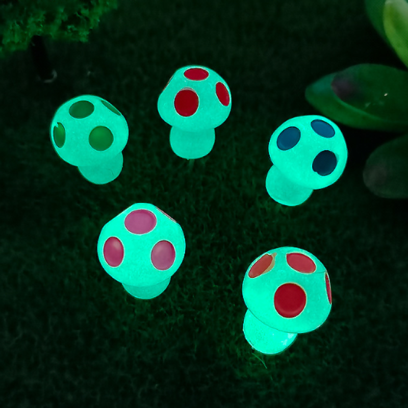 Mushroom Pendant Manufacturer - OEM Custom Moss Gardening Decor