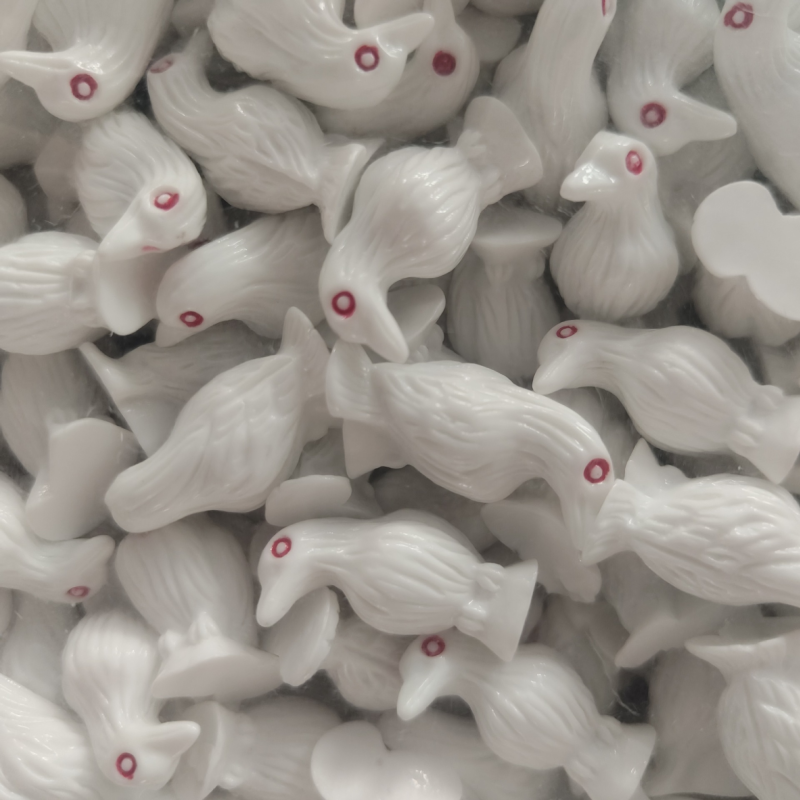 Crow Resin Ornament Manufacturer - OEM Custom Tilted Head Design