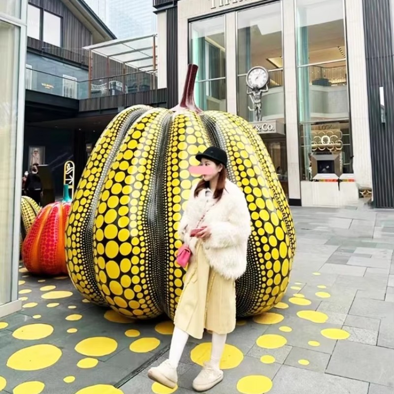 Outdoor Ornament Factory - Polka Dot Pumpkin Park Sculpture
