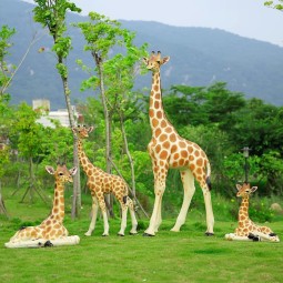 Outdoor Sculpture Factory - Life Size Giraffe Garden Ornament