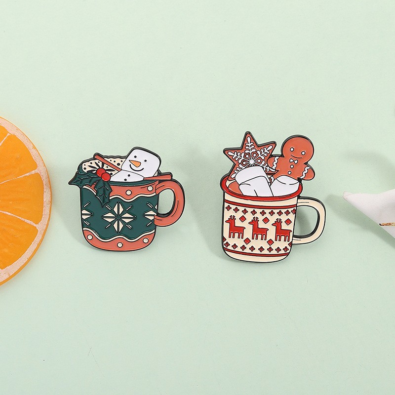 Cup Brooch Factory - Gingerbread Star Holiday Pin