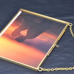 Wall Frame Factory - Floating Glass Picture Frame