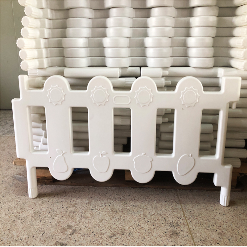 Plastic Fence Factory - Big White Outdoor Fence Gate
