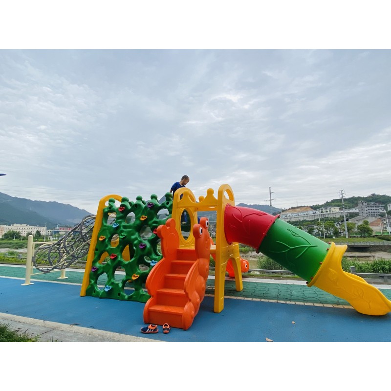 Playground Equipment Manufacturer - School Daycare Adventure Plastic Slide