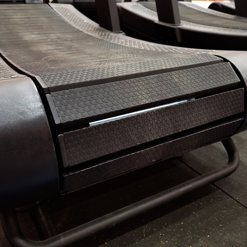 Commercial Treadmill Manufacturer - Curved Running Machine for Gym Use