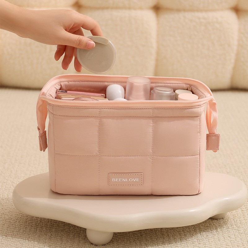 Cosmetic Bag Manufacturer - New Cloud Storage Travel Toiletry Hand Held Portable