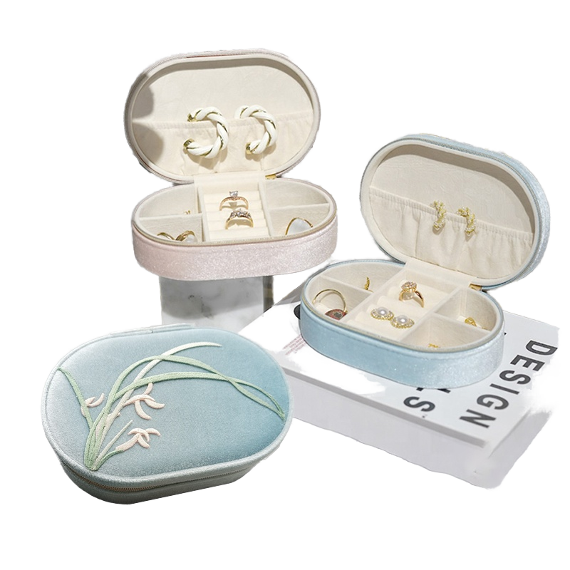 Luxury Jewelry Case Manufacturer - Portable Oval Shape Velvet Gift