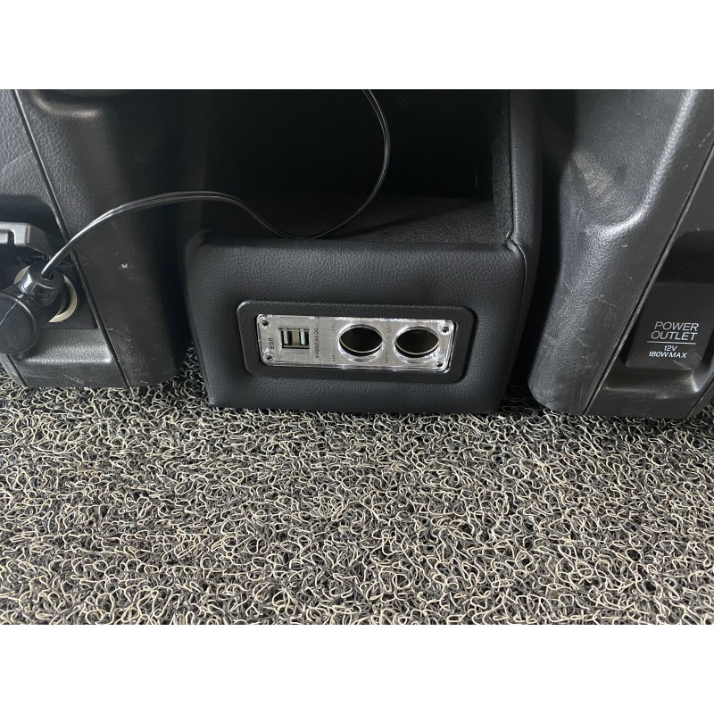 Car Armrest Factory - Commercial Vehicle USB Charging