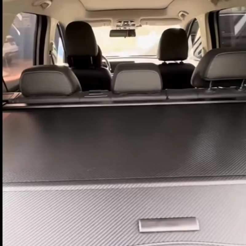 Trunk Divider Manufacturer - Non-extending Black Cargo Cover