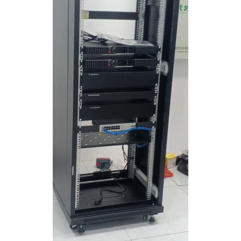 Duplexer Manufacturer - UHF DMR Feeder Lightning