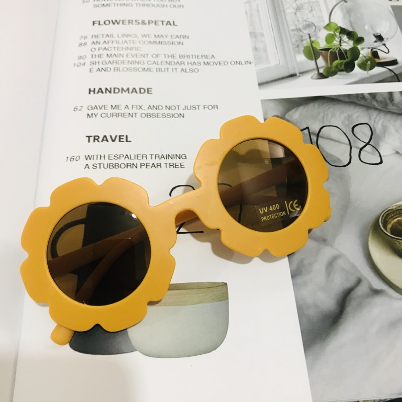 Round Sunglasses Supplier - Flower Emblazoned UV