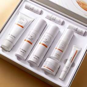 OEM Wholesale Professional Salon Complete Skincare System Home Facial Care Kit Astaxanthin Beauty Water Lock for Face Skin Care