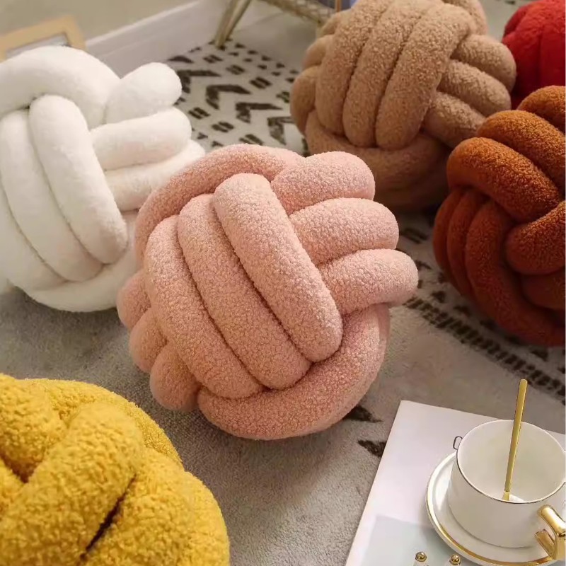 Decorative Pillow Manufacturer - Handmade Fleece Roll